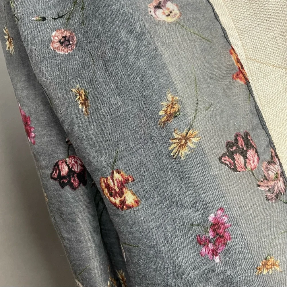 Gauzy Floral Scarf Gray Rectangular Raw Edge Fringe‎ Polyester Women Lightweight